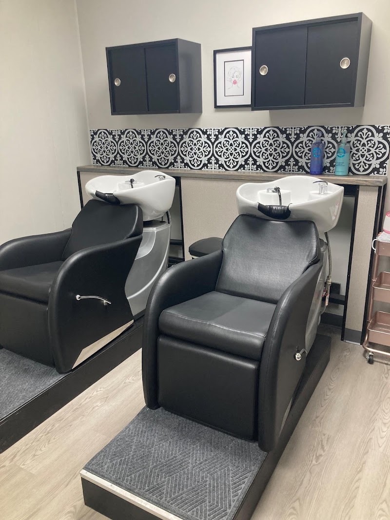 Divine Hair and Makeup, beauty salon in West Plains, MO, photo 2 of 10